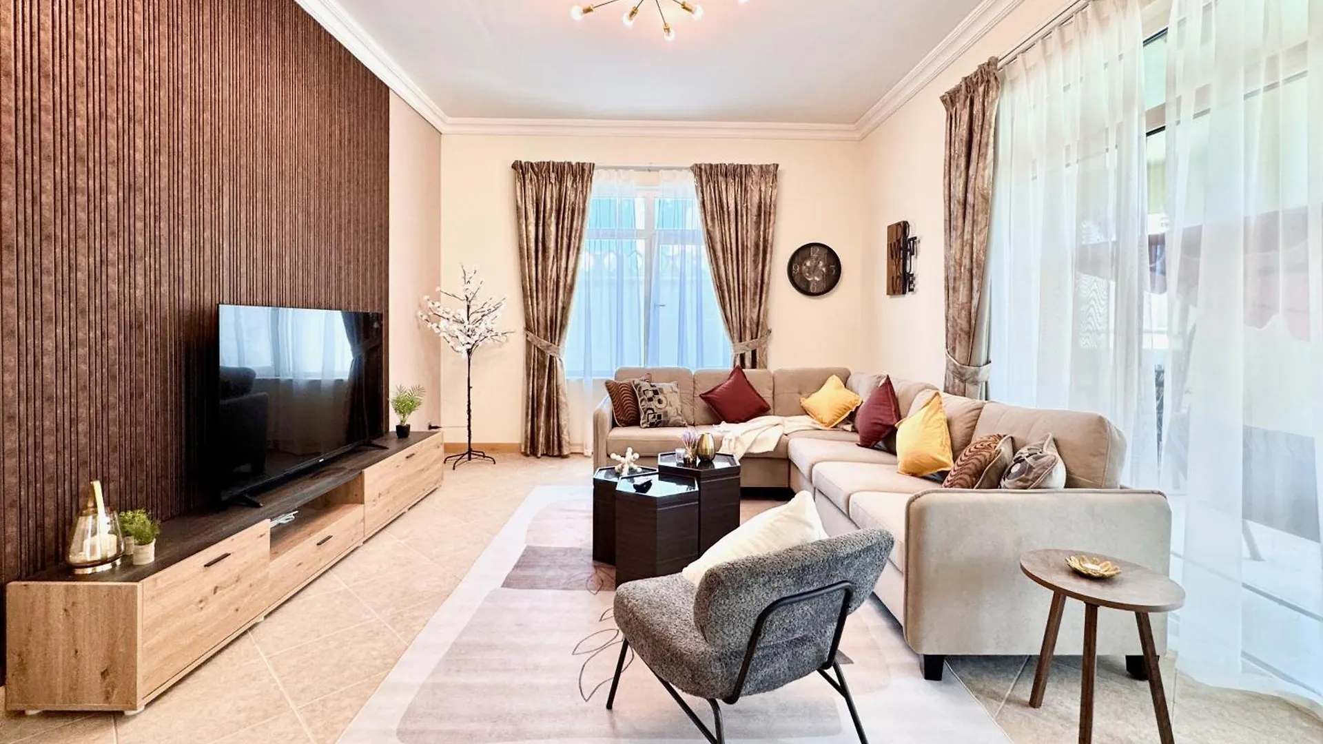 Appartamento Palm Paradise Walk To Beach Dubai Emirati Arabi Uniti