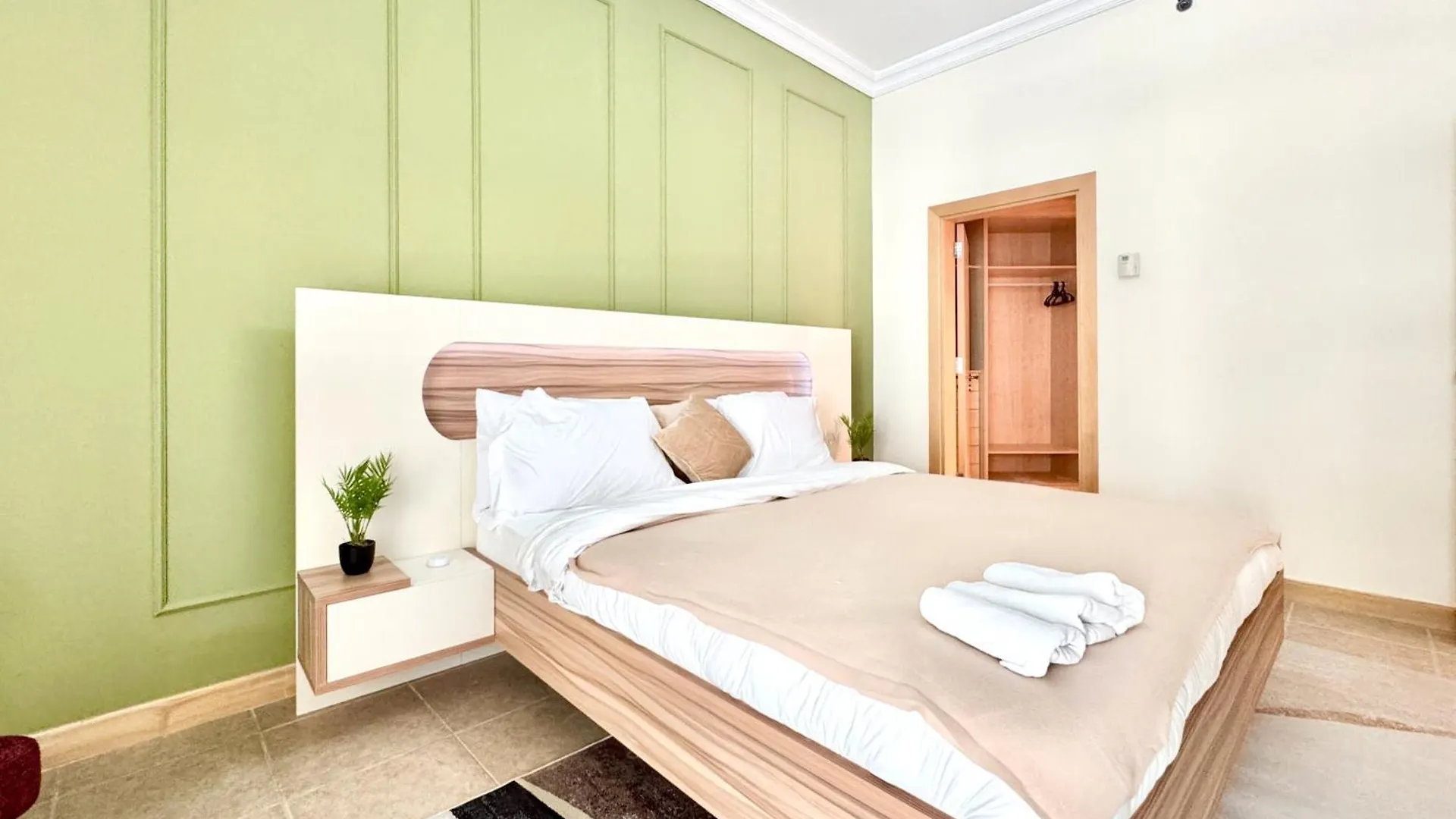 Appartamento Palm Paradise Walk To Beach Dubai